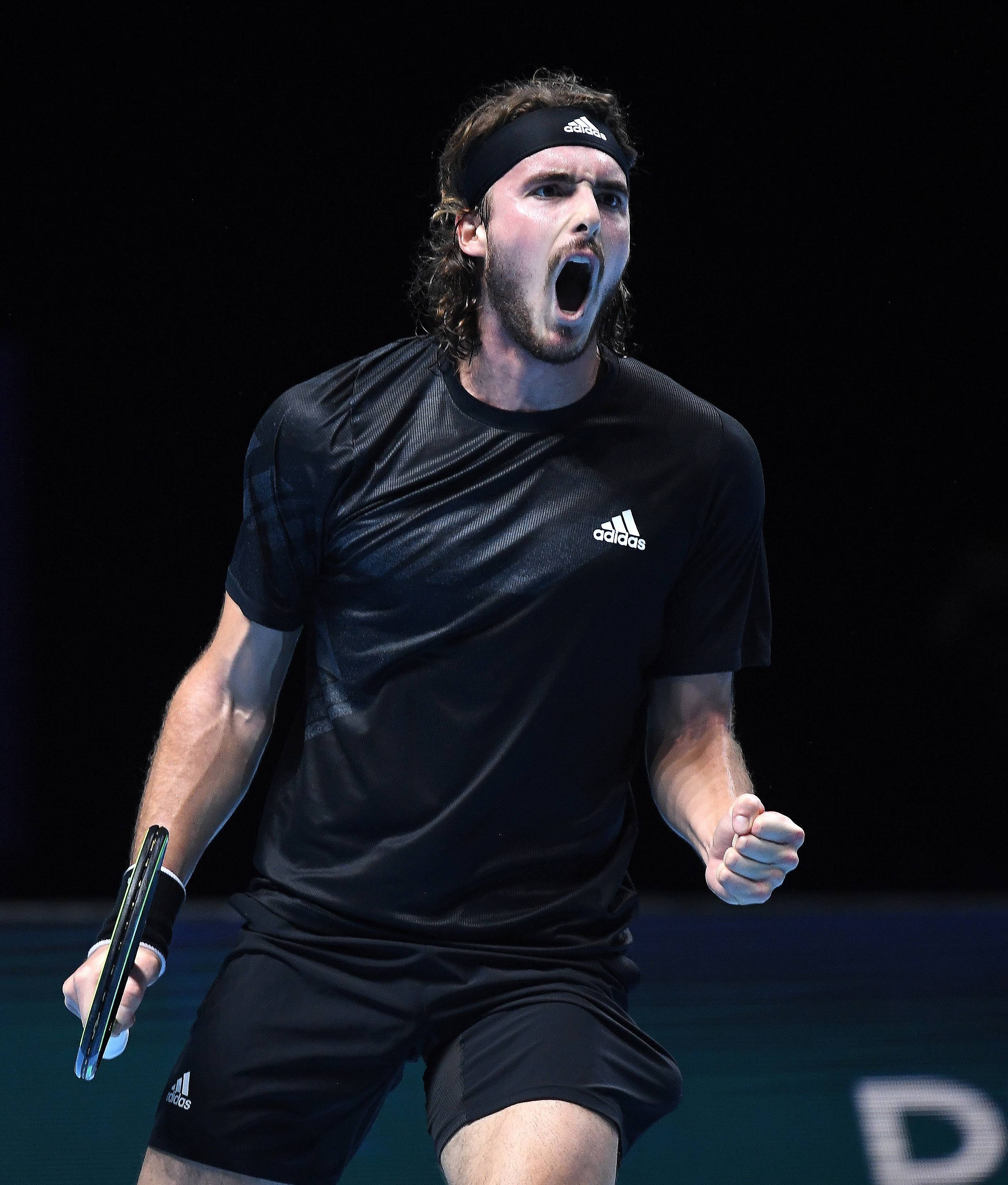 英国网球队轻取美国网球队，西西帕斯绝境逆转的简单介绍