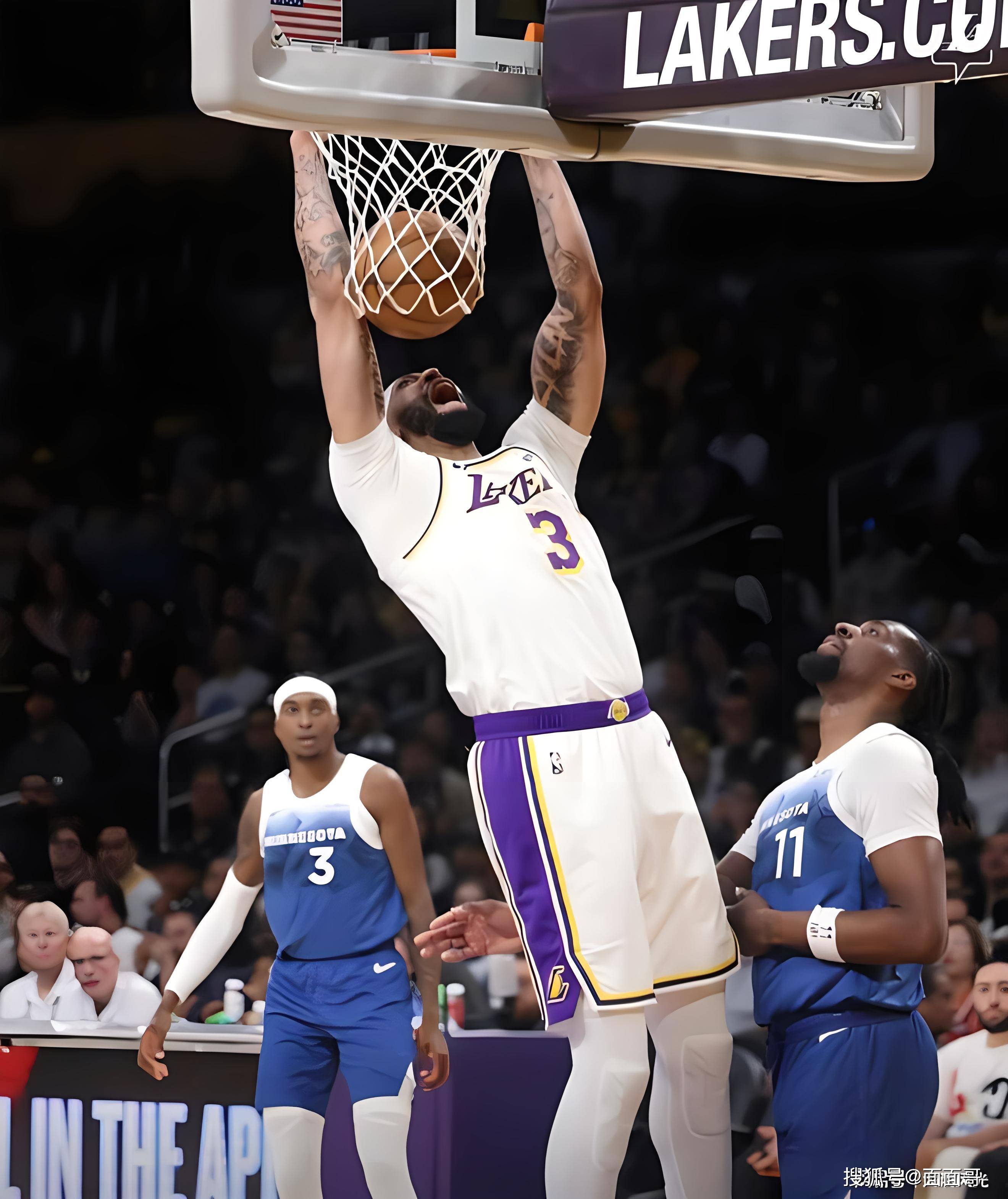 PG游戏APP-湖人碾压尼克斯，浓眉哥刷新纪录