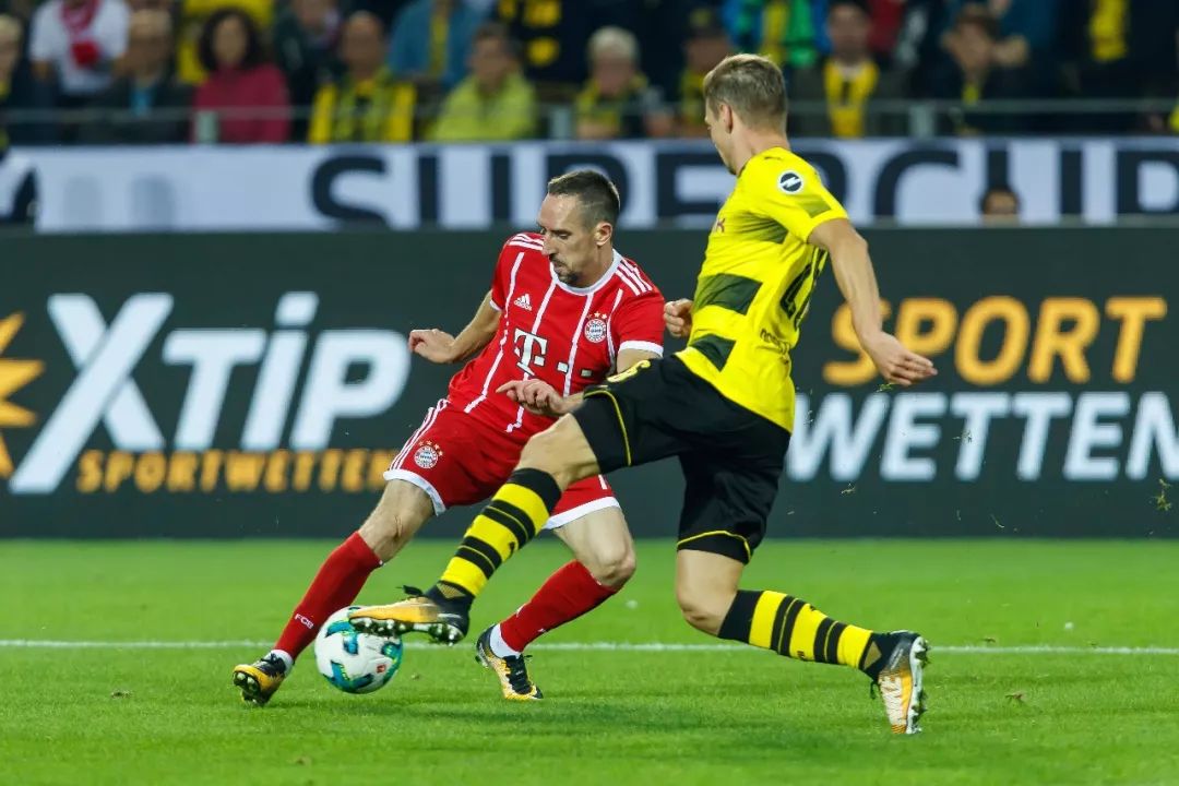 智利鏖战拜仁，范佩西绝境逆转的简单介绍