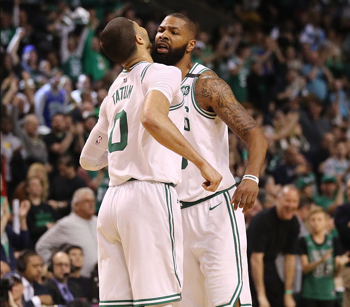 PG电子娱乐-骑士队主场战胜强敌，小布朗发挥出色