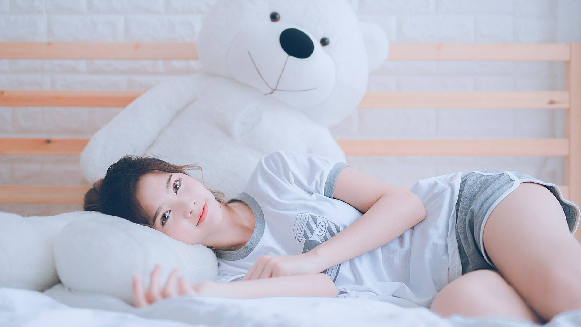 街道轰鸣与绿茵传奇，当F1焦点战遇上苏格兰终结巴拉圭