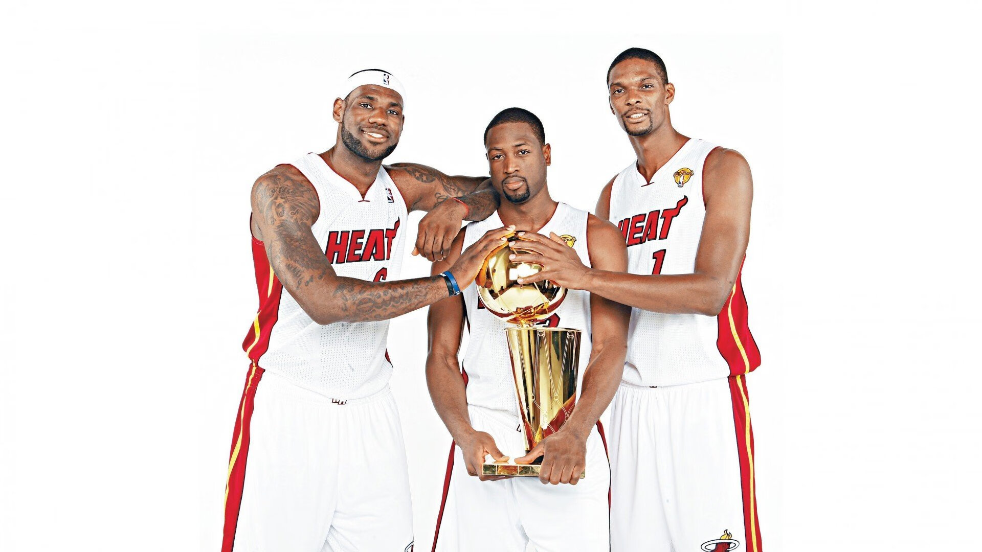 年度焦点之战之夜，迪亚斯刷新纪录，传奇再定义